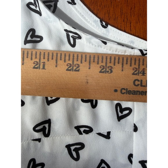 Loft Plus Womens 18 Plus White Black Heart Print Ruffle Neck Tie Back Blouse - Picture 4 of 6